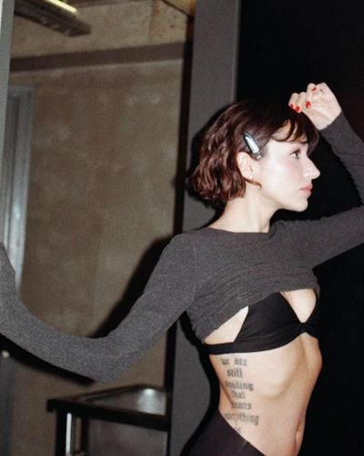 Zeynep Bastık seksi ifşa fotoğrafı 7