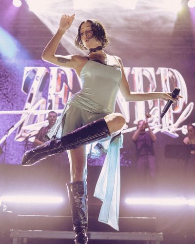 Zeynep Bastık seksi ifşa fotoğrafı 721
