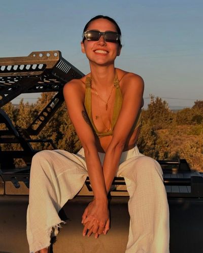 Zeynep Bastık seksi ifşa fotoğrafı 420