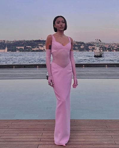 Zeynep Bastık seksi ifşa fotoğrafı 8