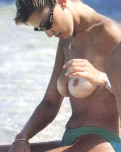 Zeynep Mansur seksi ifşa fotoğrafı 1