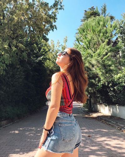 Zeynep Özkaya seksi ifşa fotoğrafı 32
