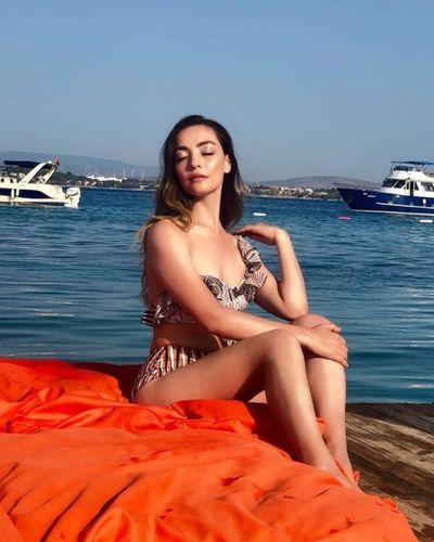 Zeynep Tuğçe Bayat seksi ifşa fotoğrafı 44