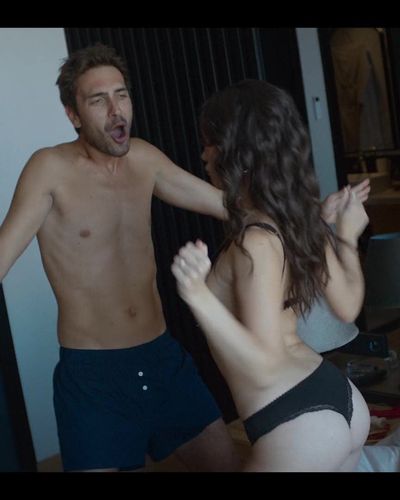 Zeynep Yüce seksi ifşa fotoğrafı 18 — İlk ve Son (2021)