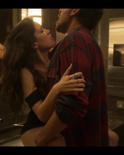 Zeynep Yüce seksi ifşa fotoğrafı 8 — İlk ve Son (2021)